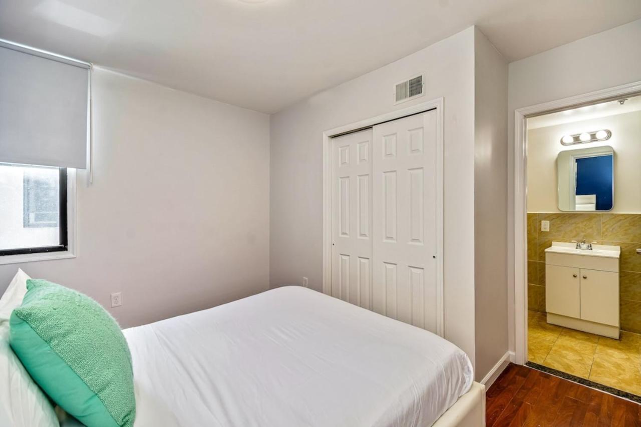 Appartamento Stylish & Great Location Next To The Convention Center Filadelfia Esterno foto